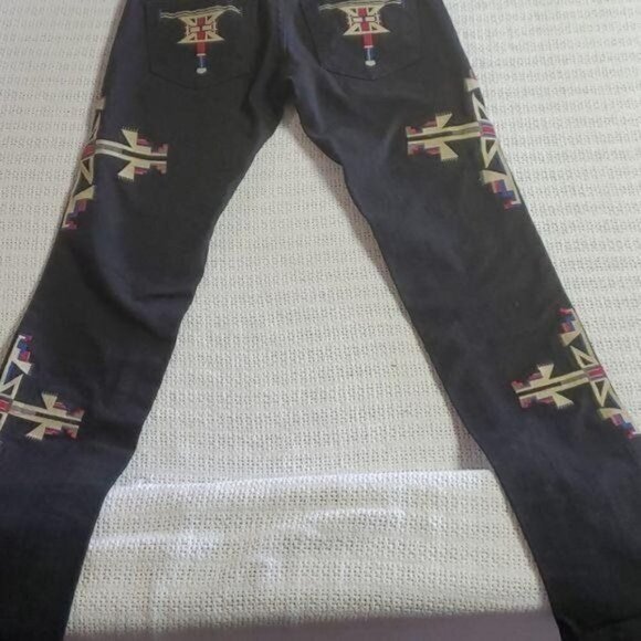 Vincent by Designerclub Jeans Aztec Embroidered Sz. 26 Black Jeans with Pockets - Picture 8 of 12